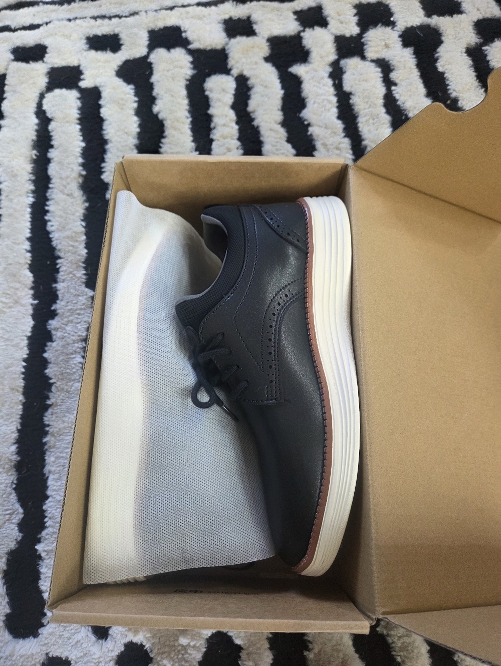 Men's Black Casual Oxford with White Sole